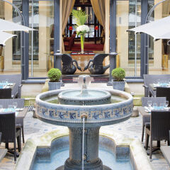 Отель Hôtel California Champs Elysées терраса/патио