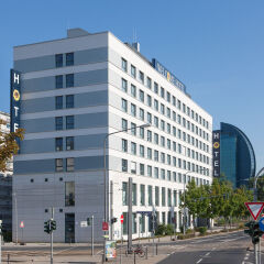 Welcome Hotel Frankfurt вид на фасад фото 2