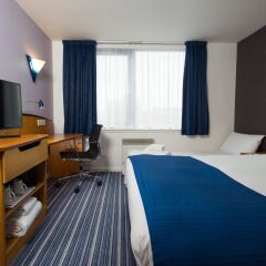 Отель Holiday Inn Express Bristol City Centre 2* Стандартный номер с различными типами кроватей