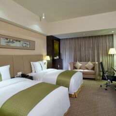 Отель Holiday Inn Xi'an Greenland Century City 4* Стандартный номер с различными типами кроватей