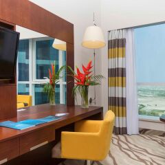 Отель Novotel Dubai Al Barsha Улучшенный номер с различными типами кроватей