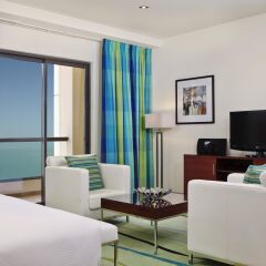 Отель Hilton Dubai The Walk 4* Студия с различными типами кроватей фото 3
