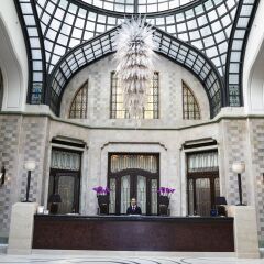 Отель Four Seasons Gresham Palace вестибюль