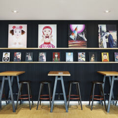 Отель citizenM Schiphol Airport вестибюль