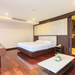 Отель The Kris Residence комната для гостей