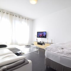 Апартаменты Tolstov-Hotels Old Town Apartment Улучшенные апартаменты с различными типами кроватей