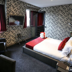 The Bryson Hotel комната для гостей