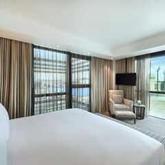 Legend Hotel Lagos Airport, Curio Collection by Hilton 4* Люкс повышенной комфортности с различными типами кроватей