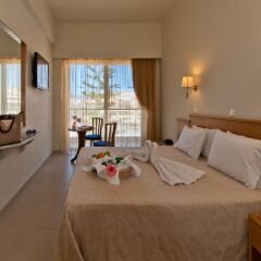 Minos Hotel 4* Улучшенный номер с различными типами кроватей