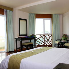 Отель Sea Breeze Jomtien Resort комната для гостей фото 2