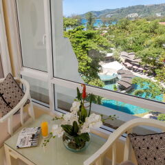 Отель Andaman Embrace Patong 5* Номер Делюкс с различными типами кроватей фото 6