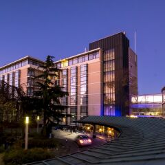 Apollo Hotel Amsterdam, a Tribute Portfolio Hotel вход в здание
