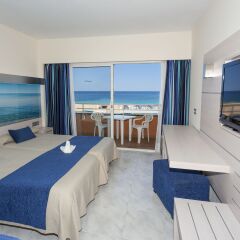 Hotel & Spa Ferrer Janeiro 4* Улучшенный номер с различными типами кроватей