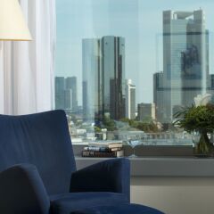 Maritim Hotel Frankfurt 4* Улучшенный номер с различными типами кроватей