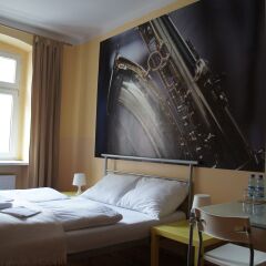 Explorer Hostel Стандартный номер с двуспальной кроватью