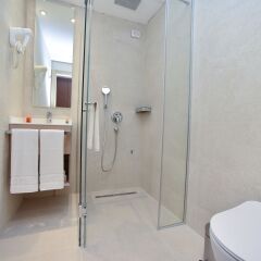 Отель Harmonia Residence Черногория, Будва - отзывы, цены и фото номеров - забронировать отель Harmonia Residence онлайн ванная
