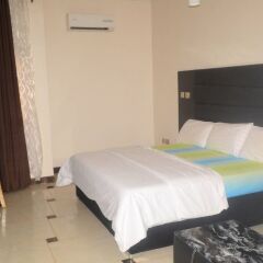 Отель Ritz Carinton Suites 4* Люкс Премиум