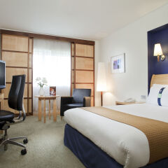 Отель Holiday Inn London Kensington Forum 4* Стандартный номер с различными типами кроватей