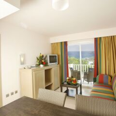 Отель Blau Punta Reina Resort 4* Апартаменты с различными типами кроватей