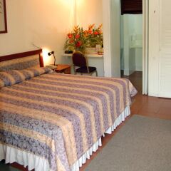 Beachcombers Hotel 3* Стандартный номер с различными типами кроватей