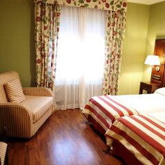 Hotel Husa Urogallo 2* Стандартный номер с двуспальной кроватью