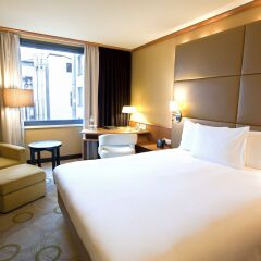 Отель Hilton Prague Old Town 5* Представительский номер с различными типами кроватей фото 11
