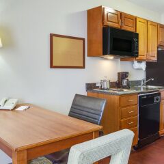 Отель Candlewood Suites Virginia Beach/Norfolk 2* Люкс с различными типами кроватей