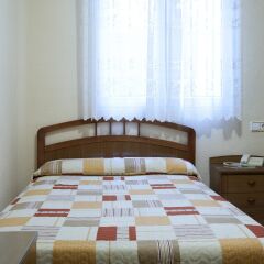 Отель Hostal María Luisa Стандартный номер с различными типами кроватей
