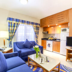 Golden Sands Hotel Apartments мини-кухня в номере
