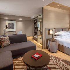 Отель Swissotel The Stamford 5* Стандартный номер с двуспальной кроватью