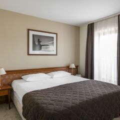 Amberton Hotel 4* Стандартный номер с двуспальной кроватью