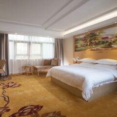 Отель Greentree Inn Dongmen 3* Люкс повышенной комфортности
