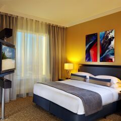 Отель Towers Rotana - Dubai Номер категории Премиум с различными типами кроватей