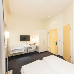 Select Hotel Berlin Checkpoint Charlie 4* Стандартный номер с разными типами кроватей фото 4