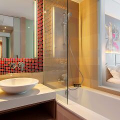 Отель Grand Mercure Phuket Patong 5* Улучшенный номер с различными типами кроватей фото 3