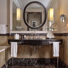 Отель Four Seasons Gresham Palace ванная фото 2