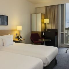 DoubleTree by Hilton Hotel Amsterdam Centraal Station 4* Стандартный номер с различными типами кроватей фото 2