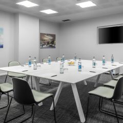 DoubleTree by Hilton Hotel Yerevan City Centre конференц-зал фото 3