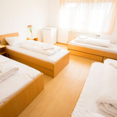 Summer Hostel Salzburg Кровать в общем номере