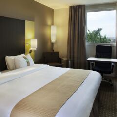 Отель Holiday Inn Paris - Charles de Gaulle Airport 4* Стандартный номер с различными типами кроватей