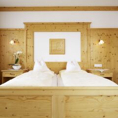 Отель Alpenhotel Laurin 3* Улучшенный номер