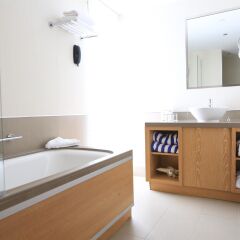Отель Golden Tulip Villa Massalia 4* Улучшенный номер с различными типами кроватей