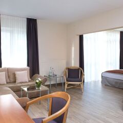 Отель Wyndham Hannover Atrium 4* Апартаменты с различными типами кроватей