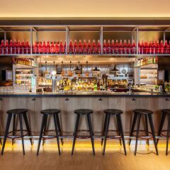 Отель citizenM Schiphol Airport гостиничный бар