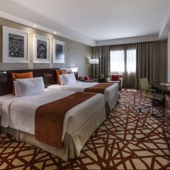 Отель Crowne Plaza Dubai - Deira 5* Стандартный номер