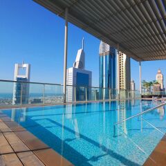 Отель E&T Holiday Homes Liberty House Дубай бассейн
