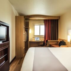Отель ibis Paris Montmartre 18ème 3* Стандартный номер с различными типами кроватей фото 6