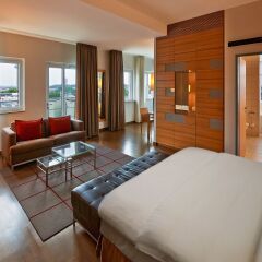 Отель Hilton Cologne 4* Люкс