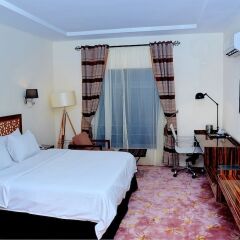 Отель Adig Suites 4* Полулюкс