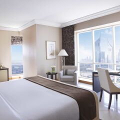 Отель Fairmont Dubai 5* Стандартный номер с двуспальной кроватью